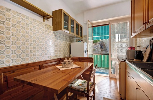 Recco Apartment | Apartment 'A Dream' with Balcony, Wi-Fi and Air Conditioning