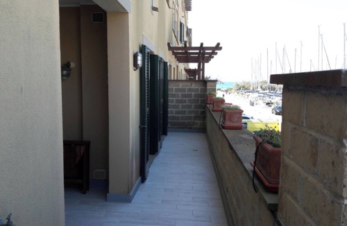 Punta Ala Apartment | Apartment a stone's throw from the sea