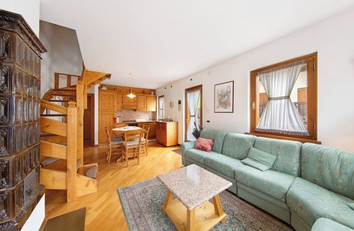 Vodo Cadore Apartment | Apartment 'Al Pelmo A Vinigo' with Mountain View, Private Terrace and Wi-Fi
