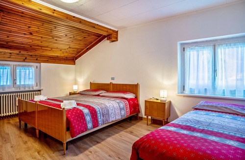 Caderzone Terme Apartment | Apartment 'Appartamento Piazzi 3' with Mountain View and Wi-Fi