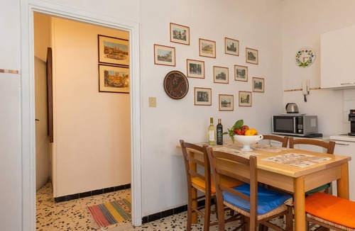 San Vincenzo Apartment | Apartment 'Appartamento Vista Mare' with Sea View, Wi-Fi and Air Conditioning