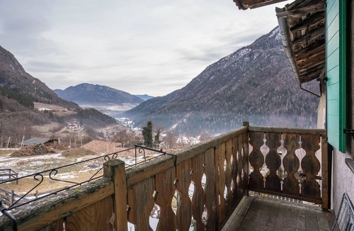 San Giacomo Apartment | Apartment 'Appartamento Cocodi' with Mountain View, Shared Garden and Balcony
