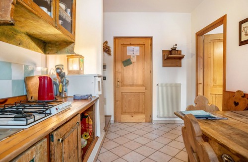 San Giacomo Apartment | Apartment 'Appartamento Moti' with Mountain View, Shared Garden and Balcony