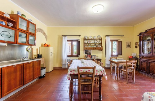 Radicondoli Apartment | Apartment 'Autentico In Campagna' with Mountain View, Shared Pool and Wi-Fi