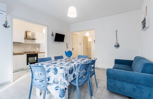 Isola delle Femmine Apartment | Apartment 'Blue Island' with Mountain View, Wi-Fi and Air Conditioning