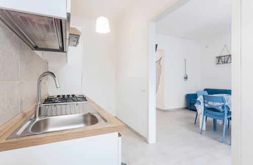Isola delle Femmine Apartment | Apartment 'Blue Island' with Mountain View, Wi-Fi and Air Conditioning