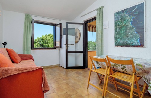 San Teodoro City Centre Apartment | Apartment 'Bilocale Gli Ulivi' with Private Terrace