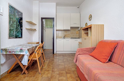 San Teodoro City Centre Apartment | Apartment 'Bilocale Gli Ulivi' with Private Terrace