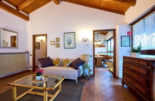 Monvalle Apartment | Apartment 'Bruna - 100m Dal Lago Maggiore' with Wi-Fi