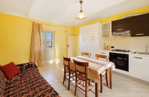Costigliole d'Asti Apartment | Apartment 'Bufalo' with Mountain View, Shared Pool and Wi-Fi