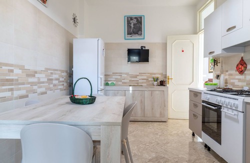 Francavilla Fontana Apartment | Apartment 'Casa Ester' with Balcony, Wi-Fi
