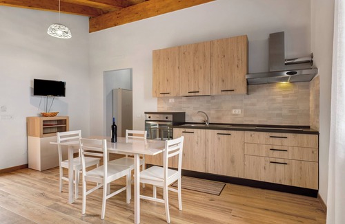 Zignago Apartment | Apartment 'Camera 1' with Mountain View, Private Terrace and Wi-Fi
