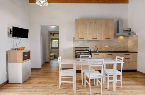 Zignago Apartment | Apartment 'Camera 1' with Mountain View, Private Terrace and Wi-Fi