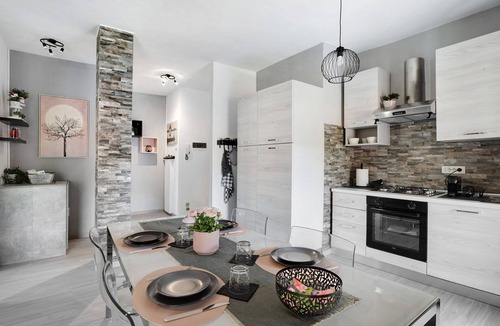 Lesa Apartment | Apartment 'Casa Del Sole' with Garden View, Wi-Fi and Air Conditioning