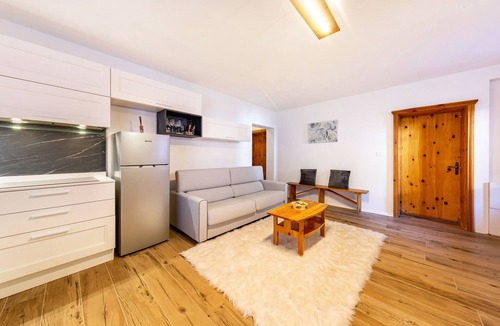 Vigo di Cadore Apartment | Apartment 'Casa Fiocco di Neve' with Mountain View, Shared Garden and Wi-Fi