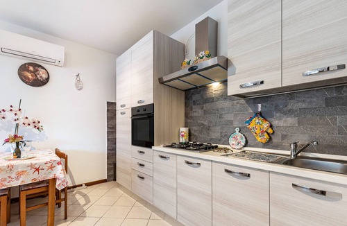 Bussolengo Apartment | Apartment 'Casa Lilly' with Private Garden, Wi-Fi and Air Conditioning