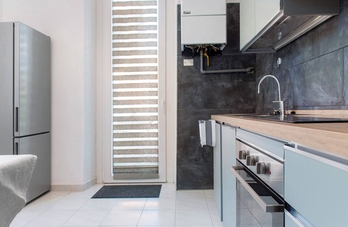 Porto Ceresio Apartment | Apartment 'Casa Maria' with Private Garden and Wi-Fi