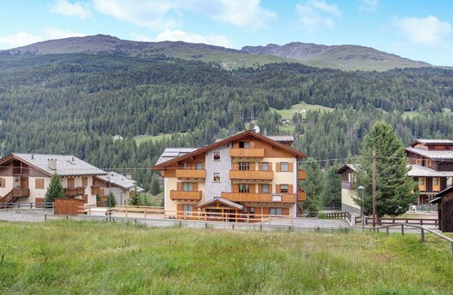 Santa Caterina Valfurva Apartment | Apartment 'Casa Michela Trilocale Mansardato' with Mountain View, Shared Terrace and Wi-Fi