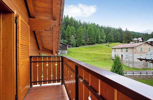 Santa Caterina Valfurva Apartment | Apartment 'Casa Michela Trilocale Mansardato' with Mountain View, Shared Terrace and Wi-Fi