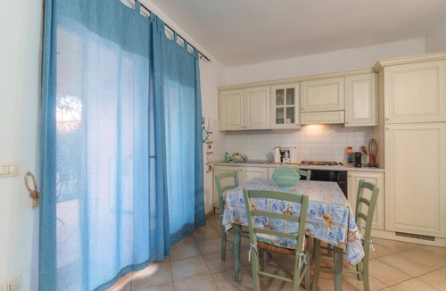 Murta Maria Apartment | Apartment 'Casa Vacanze Gelso' with Shared Pool, Private Garden and Air Conditioning