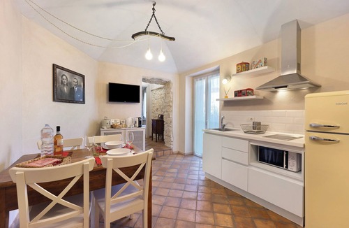 Boragni Apartment | Apartment "Casa Virginia - Corbezzolo" with Shared Pool & Wi-Fi