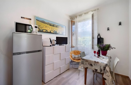Bellano Apartment | Apartment "Castagno 1" with Private Garden & Air Conditioning