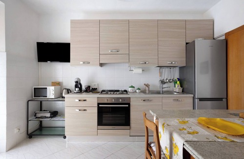 Pitelli Apartment | Apartment 'Da Ercolino' with Sea View, Balcony and Wi-Fi