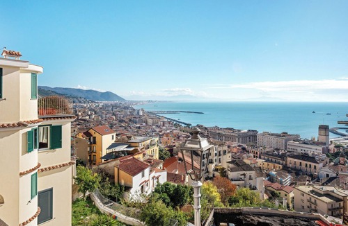 Historical Downtown Salerno Apartment | Apartment 'Dimora Porta San Nicola Salerno' with Sea View, Wi-Fi and Air Conditioning