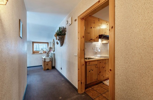 San Cassiano Apartment | Apartment "Dolomieu 26" with Mountain View, Balcony & Whirlpool