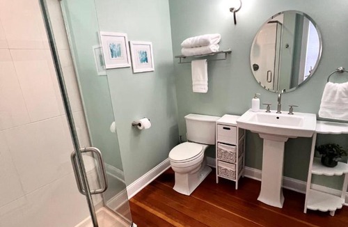 Monmouth Apartment | Apartment Downtown Monmouth by Market Alley