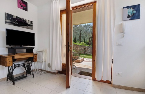 Assenza Apartment | Apartment 'Edda - Sole' with Lake View, Private Terrace and Wi-Fi