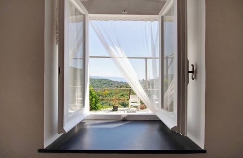 Ruta Apartment | Apartment 'Fattorialmare Blu' with Sea View, Shared Garden & Wi-Fi