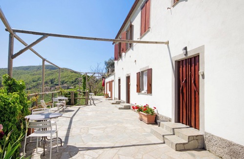 Ruta Apartment | Apartment 'Fattorialmare Blu' with Sea View, Shared Garden & Wi-Fi