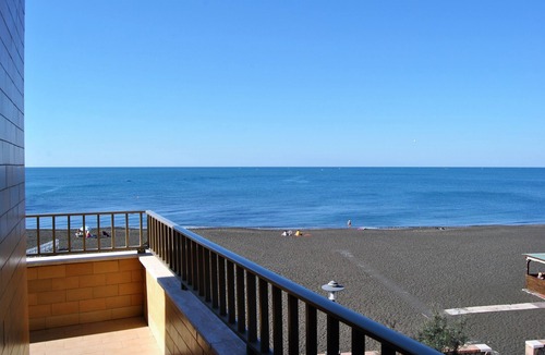 Ladispoli Apartment | APARTMENT FRONT SEA by Silvia and Massimo