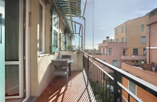 Cinque Terre Apartment | Apartment 'Gaia' with Sea View, Balcony and Air Conditioning