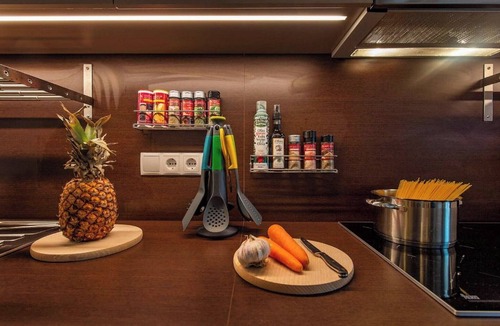 Albions Apartment | Apartment "Gass A" with Mountain View, Private Terrace & Wi-Fi