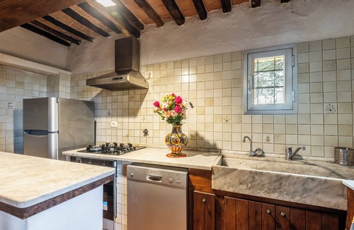 Siena Apartment | Apartment 'Green Siena' with Shared Pool, Private Terrace and Wi-Fi