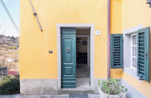 Molazzana Apartment | Apartment 'Grillo Rosso 5' with Private Garden