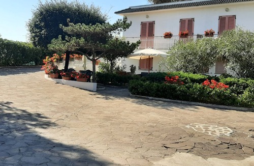 Minturno Apartment | Apartment in Villa Valentini, seafront, Gulf of Gaeta, parking included