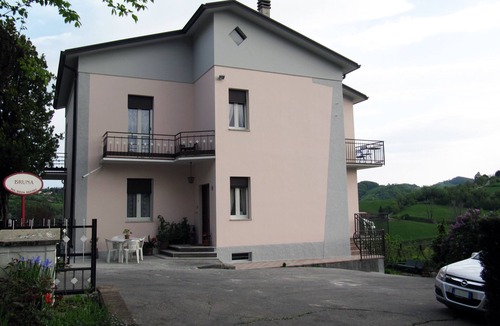 Salsomaggiore Terme Apartment | Apartment in a country house with a wonderful view over the hills
