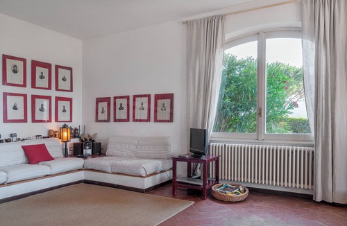 Portoferraio Apartment | Apartment 'Il Grifo - Cozy House' with Sea View, Private Garden and Wi-Fi