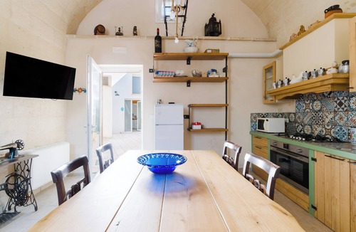 Uggiano la Chiesa Apartment | Apartment 'Ilios' with Shared Terrace, Wi-Fi and Air Conditioning