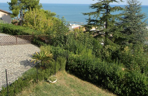 Gabicce Mare Apartment | APARTMENT IN A SEAFRONT VILLA IN A PANORAMIC AND RELAXING POSITION