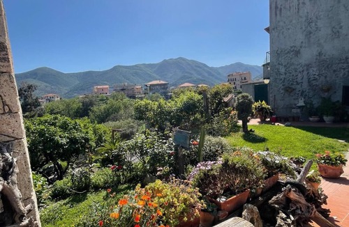 Boissano Apartment | Apartment in historic township