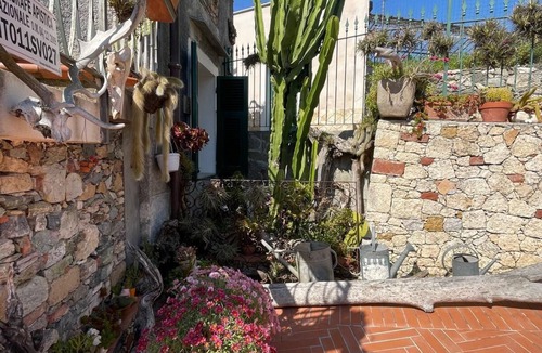 Boissano Apartment | Apartment in historic township