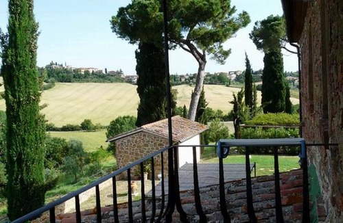 Torrita di Siena Apartment | Apartment in Torrita, balcony with view, pool,family friendly,Wi-Fi,up to 4 pers