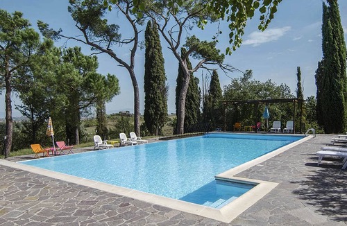 Torrita di Siena Apartment | Apartment in Torrita, ground floor, terrace with view, swimming pool, 4 people