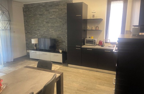 Pero Apartment | Apartment in villa 1 minute walk from M1 metro, with pets allowed