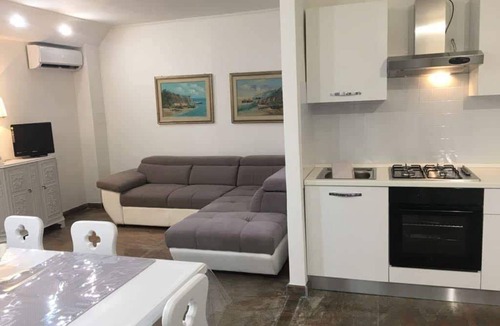 Latina Lido Villa | Apartment in villa with garden