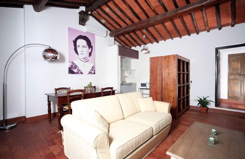 Massarosa Apartment | Apartment with WIFI, pool, A/C, TV, patio, pets allowed, panoramic view, close to Viareggio